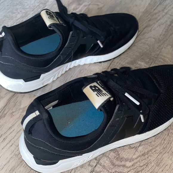 New Balance Running (WOMENS 7) - Picture 2 of 8